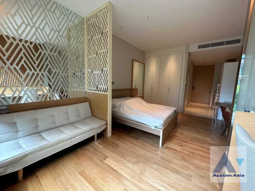  2  Condominium For Rent in Ploenchit ,Bangkok BTS Chitlom at Sindhorn Residence AA36785