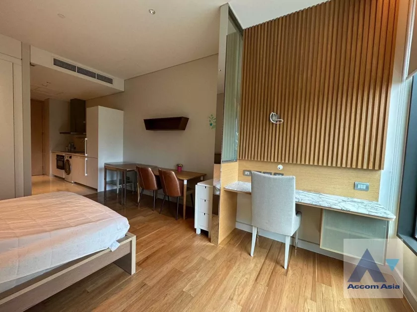 5  Studio Condominium For Rent in Ploenchit ,Bangkok BTS Chitlom at Sindhorn Residence AA36785