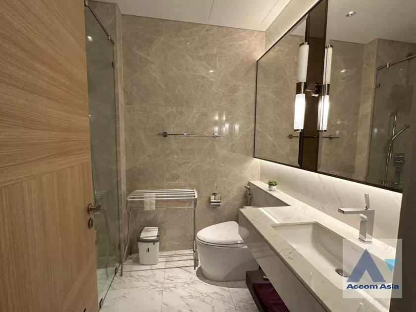 6  Studio Condominium For Rent in Ploenchit ,Bangkok BTS Chitlom at Sindhorn Residence AA36785