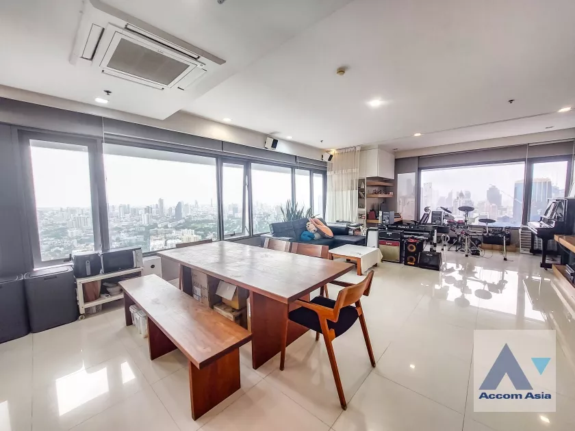  3 Bedrooms  Condominium For Sale in Sathorn, Bangkok  near MRT Khlong Toei (AA36787)