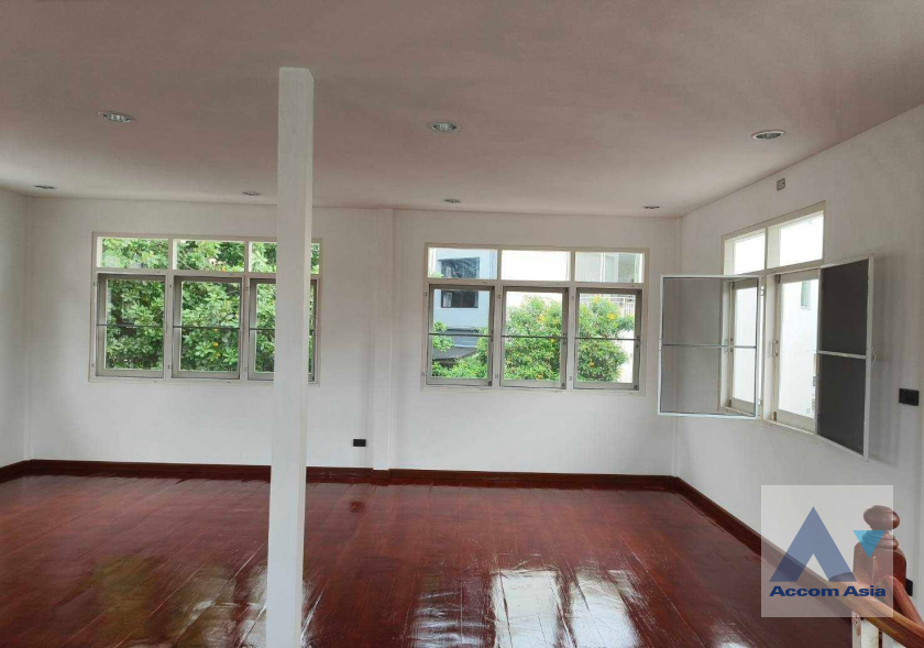 4  House For Rent in Sukhumvit ,Bangkok BTS Phra khanong AA36801