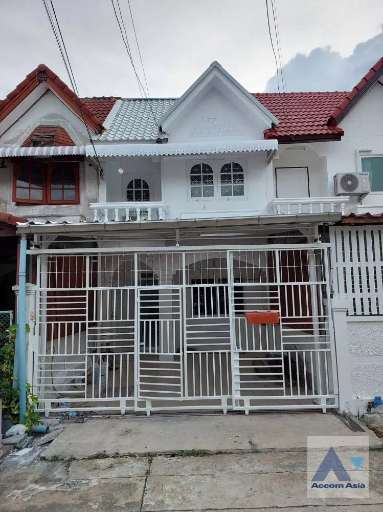  2 Bedrooms  House For Rent in Sukhumvit, Bangkok  near BTS Udomsuk (AA36811)