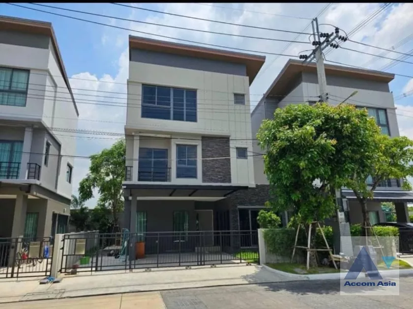  3 Bedrooms  Townhouse For Rent in Pattanakarn, Bangkok  near ARL Ban Thap Chang (AA36816)