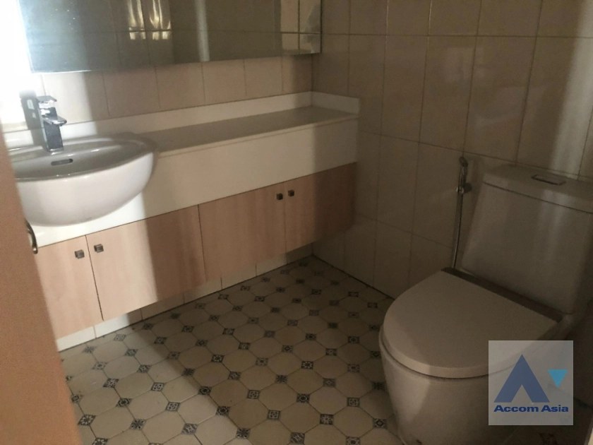 10  2 br Condominium for rent and sale in Charoen Nakhon ,Bangkok BTS Krung Thon Buri at Saichol Mansion AA36817