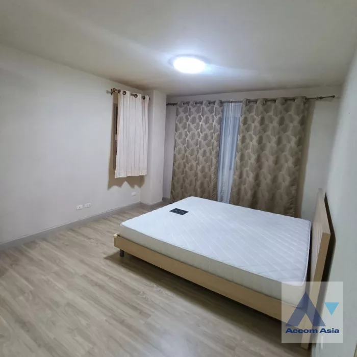 5  2 br Condominium For Sale in Sathorn ,Bangkok BRT Thanon Chan at Condo One X Sathorn Narathiwat AA36827