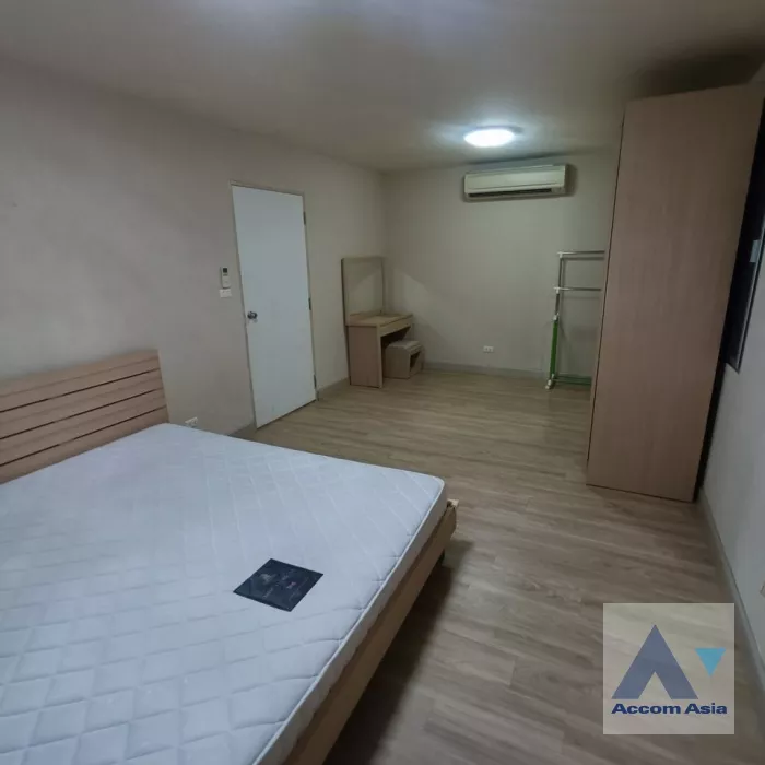 6  2 br Condominium For Sale in Sathorn ,Bangkok BRT Thanon Chan at Condo One X Sathorn Narathiwat AA36827