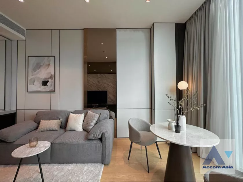 unit 1 Bedroom  Condominium For Rent in Ploenchit, Bangkok  near BTS Chitlom (AA36828)