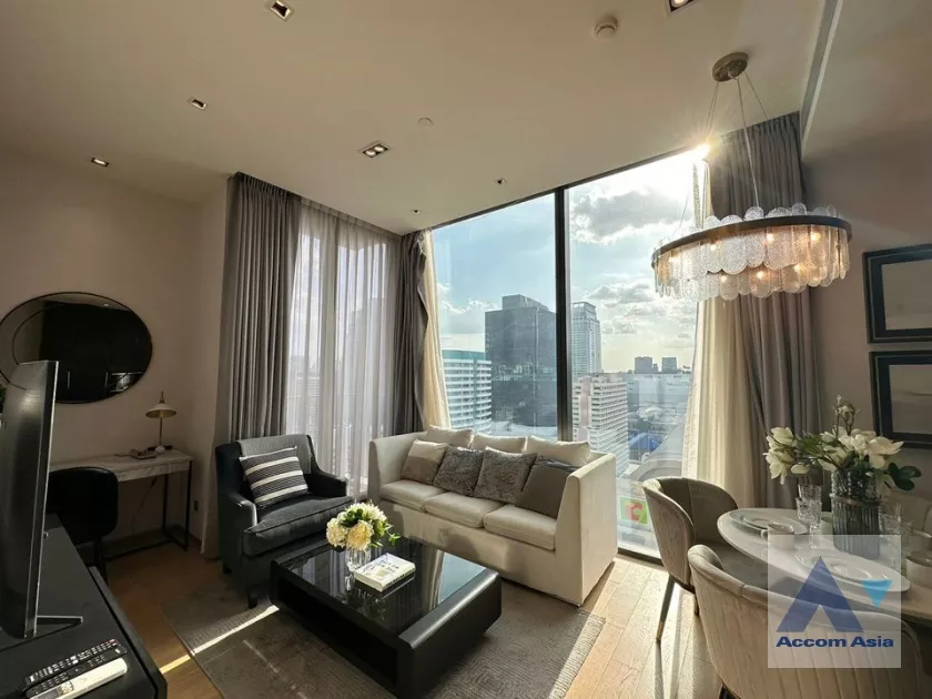  2 Bedrooms  Condominium For Rent in Ploenchit, Bangkok  near BTS Chitlom (AA36836)