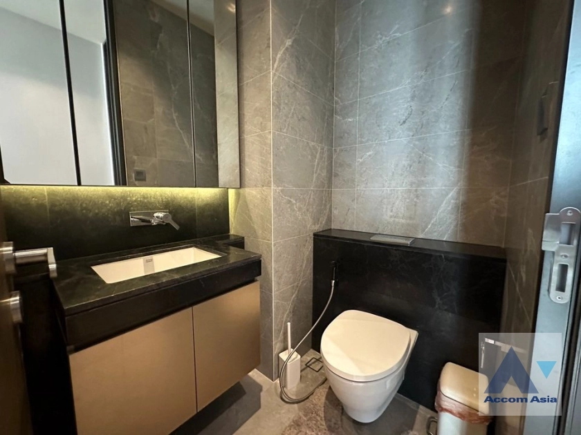 11  2 br Condominium For Rent in Ploenchit ,Bangkok BTS Chitlom at 28 Chidlom AA36836