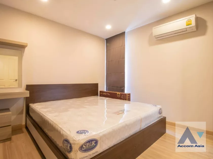  1 Bedroom  Condominium For Sale in Sukhumvit, Bangkok  near BTS Ekkamai (AA36841)