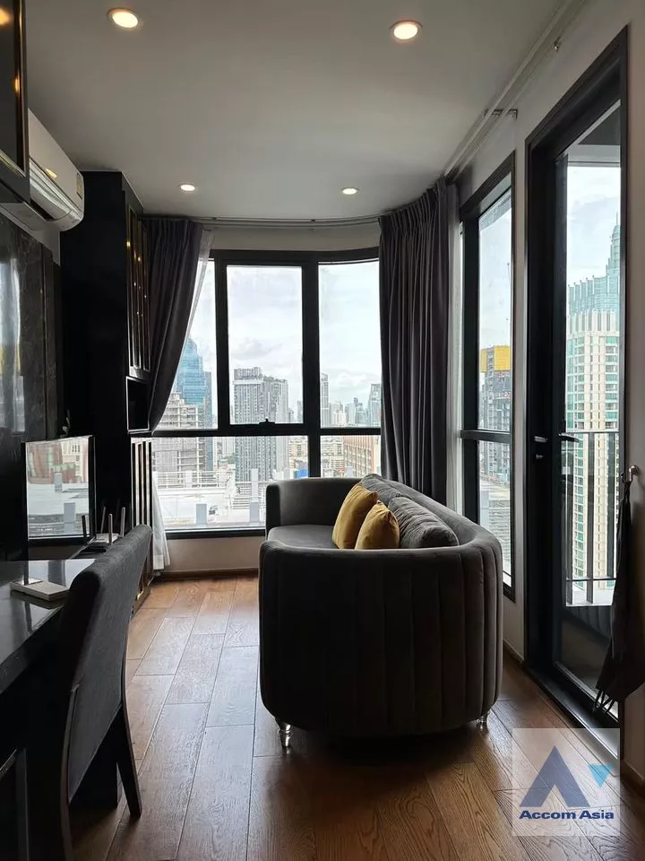  1 Bedroom  Condominium For Rent & Sale in Phaholyothin, Bangkok  near BTS Chitlom (AA36849)