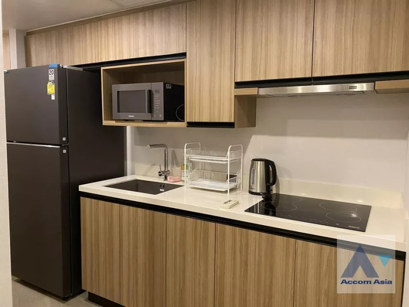 unit 2 Bedrooms  Condominium For Rent in Ploenchit, Bangkok  near BTS Chitlom (AA36855)