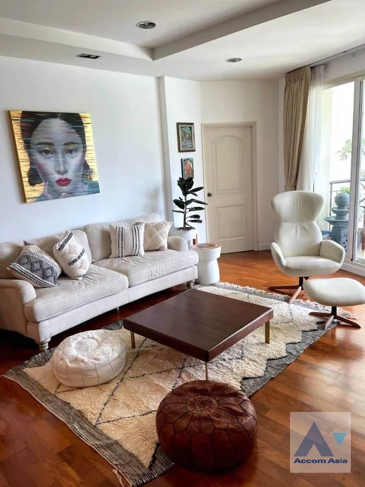 unit 3 Bedrooms  Condominium For Rent & Sale in Sathorn, Bangkok  near MRT Lumphini (AA36862)