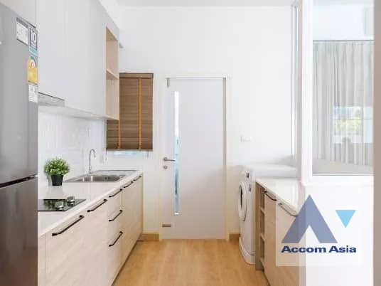 Fully Furnished |  3 Bedrooms  Townhouse For Rent in Pattanakarn, Bangkok  near BTS Udomsuk (AA36872)