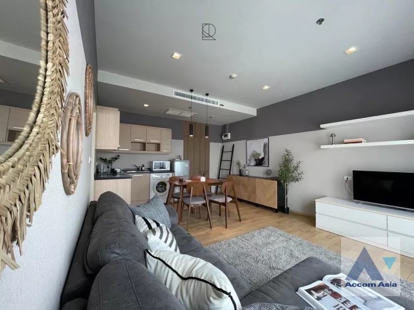 unit 1 Bedroom  Condominium For Rent in Sukhumvit, Bangkok  near BTS Ekkamai (AA36875)