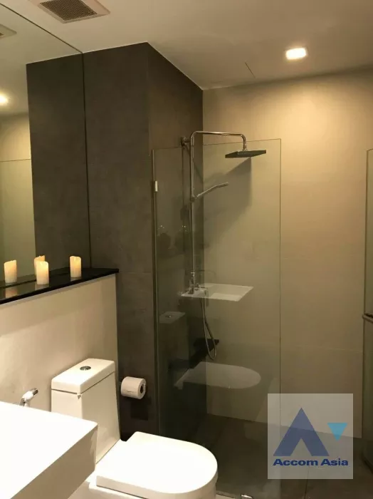 unit 1 Bedroom  Condominium For Sale in Charoen Nakhon, Bangkok  near BTS Krung Thon Buri (AA36882)