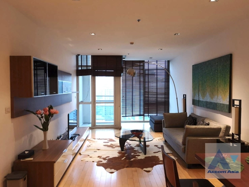  2 Bedrooms  Condominium For Rent in Ploenchit, Bangkok  near BTS Ploenchit (AA36885)