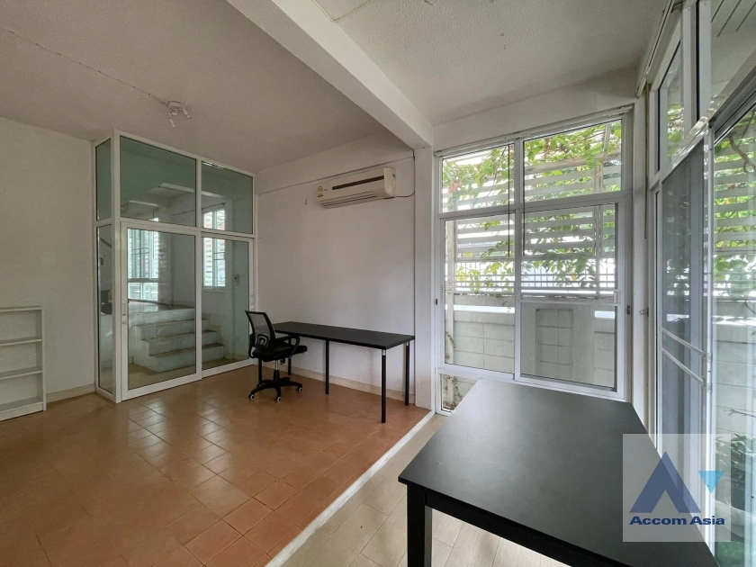 unitHome Office |  3 Bedrooms  House For Rent in Phaholyothin, Bangkok  near BTS Sanam Pao (AA36887)