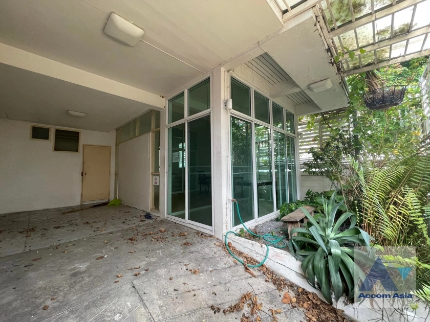 unitHome Office |  3 Bedrooms  House For Rent in Phaholyothin, Bangkok  near BTS Sanam Pao (AA36887)