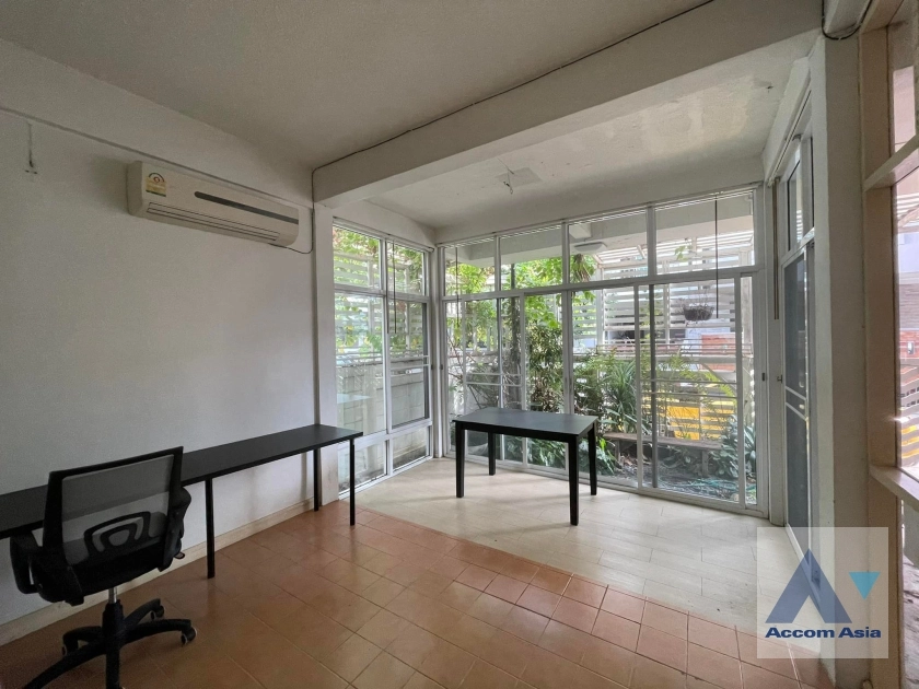 5  3 br House For Rent in Phaholyothin ,Bangkok BTS Sanam Pao AA36887