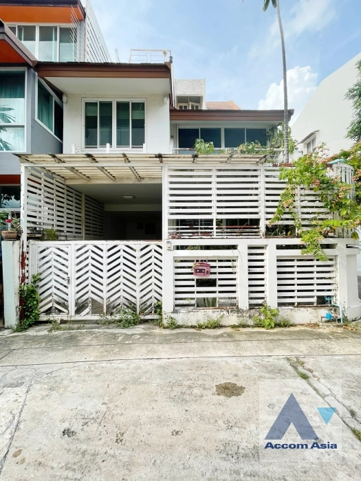  2  3 br House For Rent in Phaholyothin ,Bangkok BTS Sanam Pao AA36887