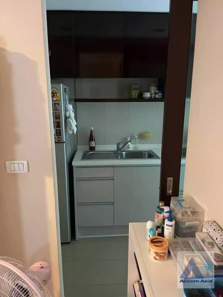 unit 1 Bedroom  Condominium For Sale in ,   near BTS Ratchadamri (AA36889)