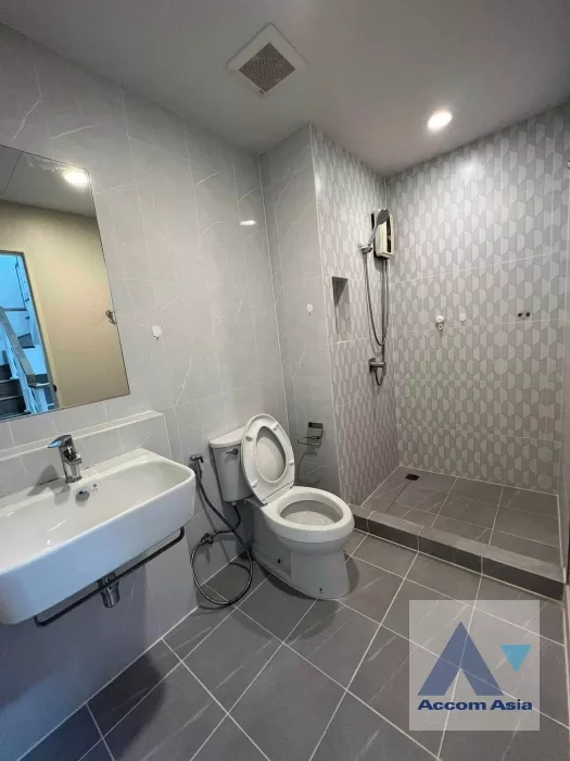 11  3 br Townhouse for rent and sale in Pattanakarn ,Bangkok  at Baan Klang Muang Srinakarin-Onnut AA36894