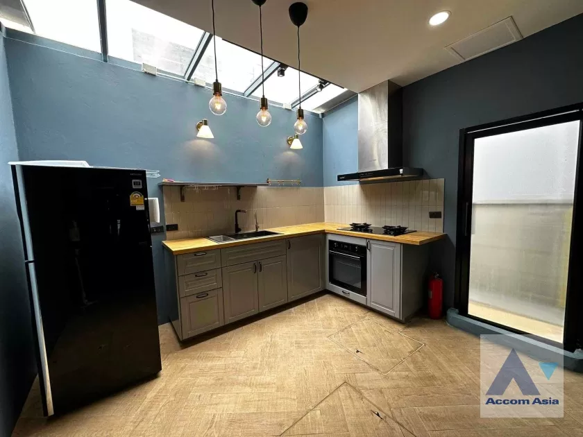 4  3 br Townhouse for rent and sale in Pattanakarn ,Bangkok  at Baan Klang Muang Srinakarin-Onnut AA36894