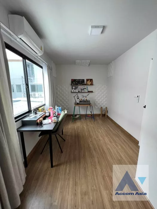 7  3 br Townhouse for rent and sale in Pattanakarn ,Bangkok  at Baan Klang Muang Srinakarin-Onnut AA36894