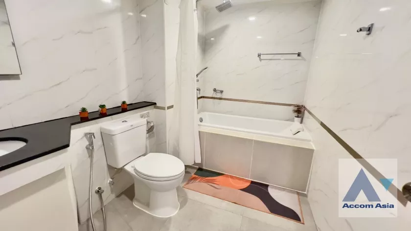 10  2 br Apartment For Rent in Sukhumvit ,Bangkok BTS Phrom Phong at Low-rise apartment, Walk 400m to BTS AA36897