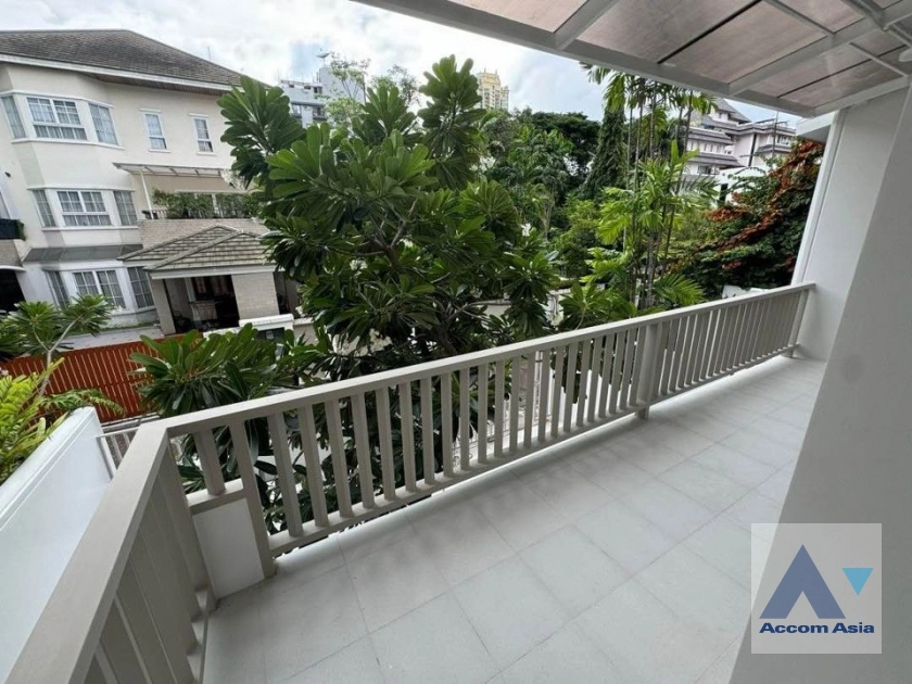 10  3 br House For Sale in Sukhumvit ,Bangkok BTS Phrom Phong AA36898
