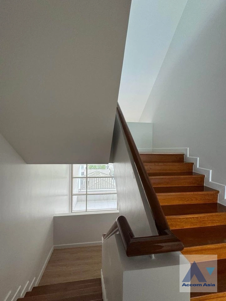 13  3 br House For Sale in Sukhumvit ,Bangkok BTS Phrom Phong AA36898