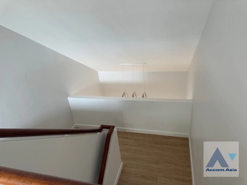 7  3 br House For Sale in Sukhumvit ,Bangkok BTS Phrom Phong AA36898