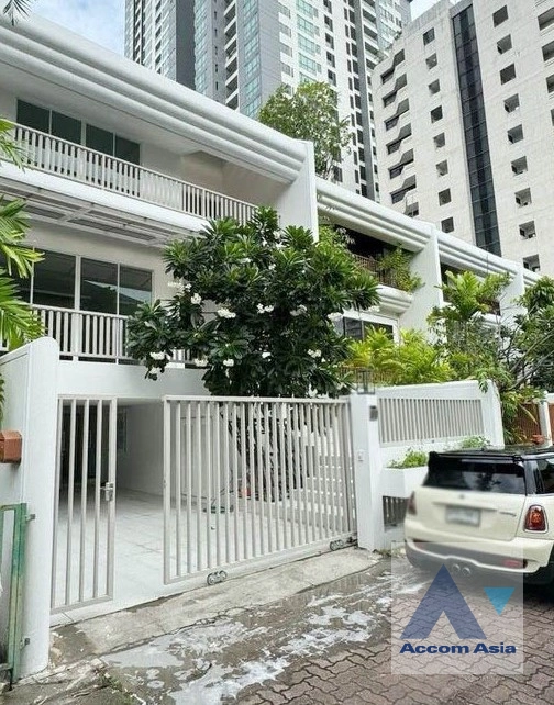 15  3 br House For Sale in Sukhumvit ,Bangkok BTS Phrom Phong AA36898