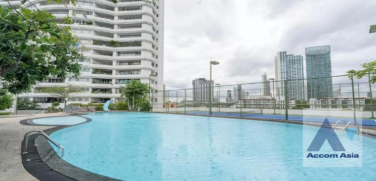Saichol Mansion Condominium  4 Bedroom for Sale BTS Krung Thon Buri in Charoennakhon Bangkok