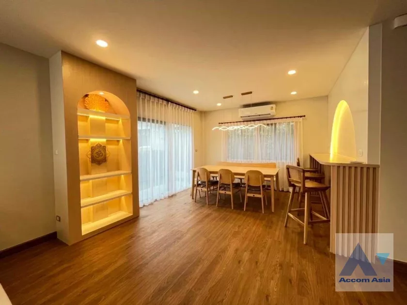 unit 3 Bedrooms  House For Sale in Samutprakan, Samutprakan  near ARL Ratchaprarop (AA36907)