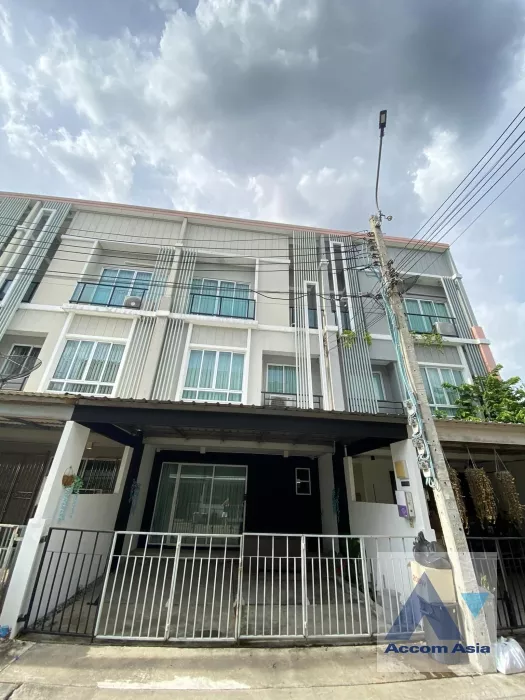 House Townhouse  3 Bedroom for Rent ARL Hua Mak in Pattanakarn Bangkok