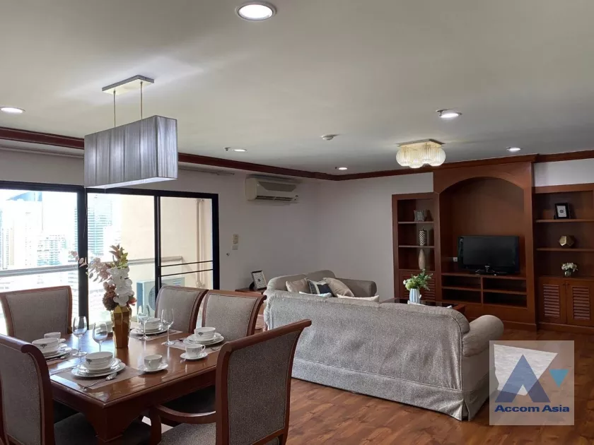 unit 3 Bedrooms  Apartment For Rent in Sukhumvit, Bangkok  near BTS Asok - MRT Sukhumvit (AA36918)