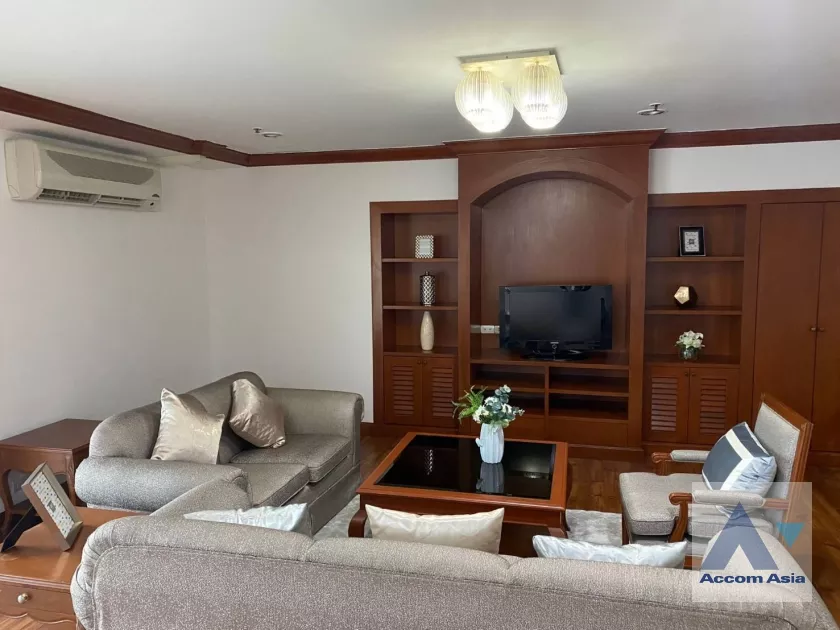 unit 3 Bedrooms  Apartment For Rent in Sukhumvit, Bangkok  near BTS Asok - MRT Sukhumvit (AA36918)