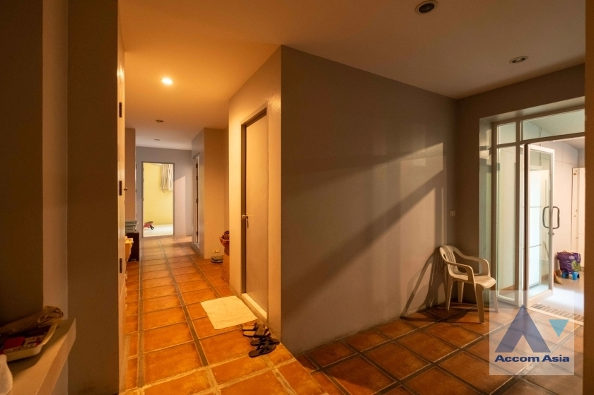 14  10 br House For Sale in Sukhumvit ,Bangkok BTS Ekkamai AA36926