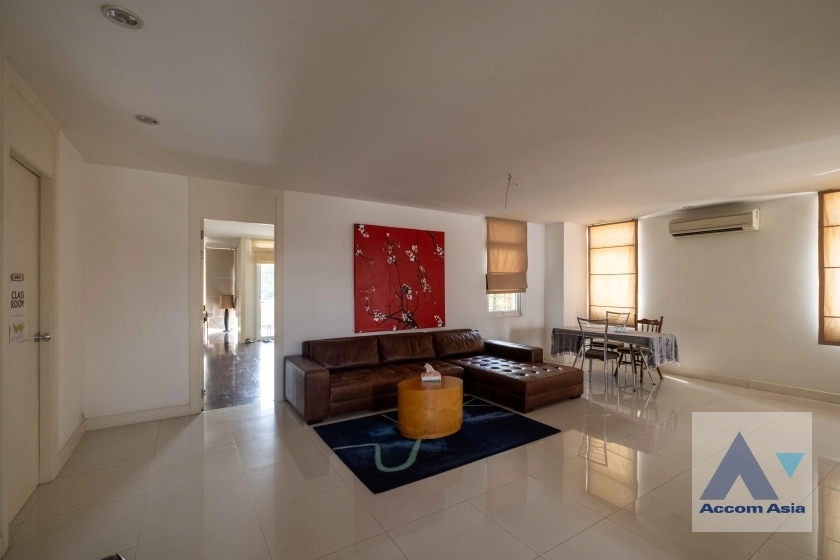 51  10 br House For Sale in Sukhumvit ,Bangkok BTS Ekkamai AA36926