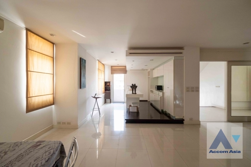 52  10 br House For Sale in Sukhumvit ,Bangkok BTS Ekkamai AA36926