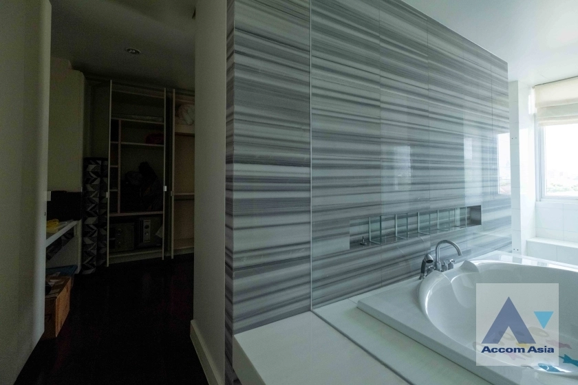 57  10 br House For Sale in Sukhumvit ,Bangkok BTS Ekkamai AA36926