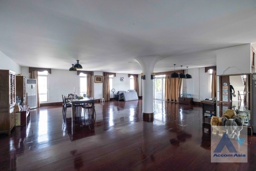 62  10 br House For Sale in Sukhumvit ,Bangkok BTS Ekkamai AA36926