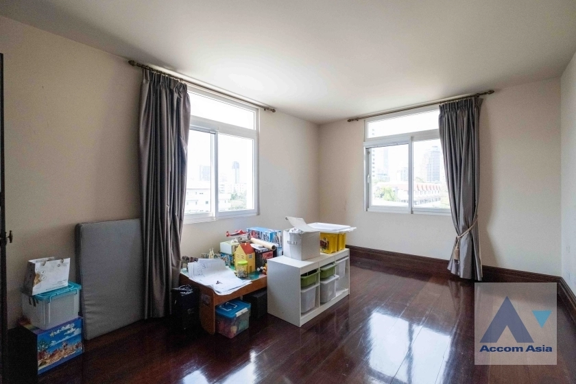 64  10 br House For Sale in Sukhumvit ,Bangkok BTS Ekkamai AA36926