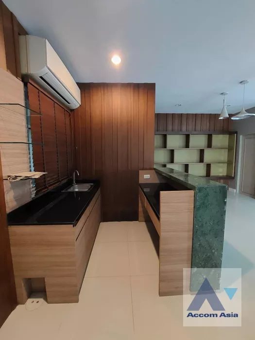  3 Bedrooms  House For Sale in Charoenkrung, Bangkok  (AA36928)