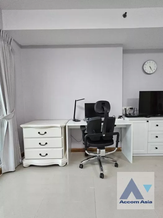  1  Condominium For Rent in Charoen Nakhon ,Bangkok BTS Krung Thon Buri at Supalai River Resort AA36929