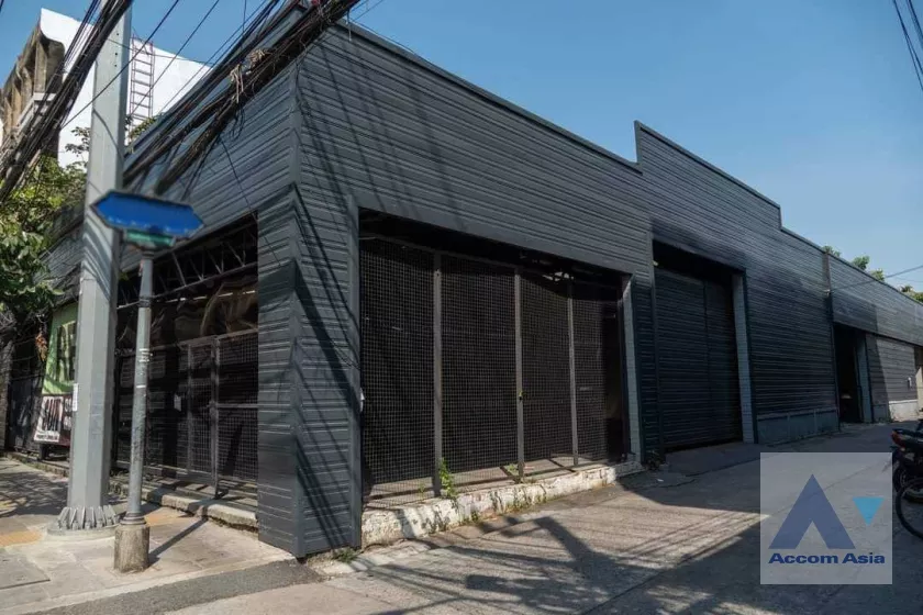 unit Warehouse For Rent in Sukhumvit, Bangkok  near BTS Phra khanong (AA36932)