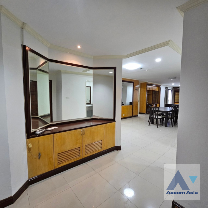 Pet friendly condominium for rent in Sukhumvit, Bangkok Code 25115