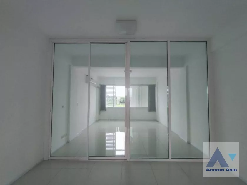 Office |  4 Bedrooms  Office space For Rent in Latkrabang, Bangkok  (AA36934)